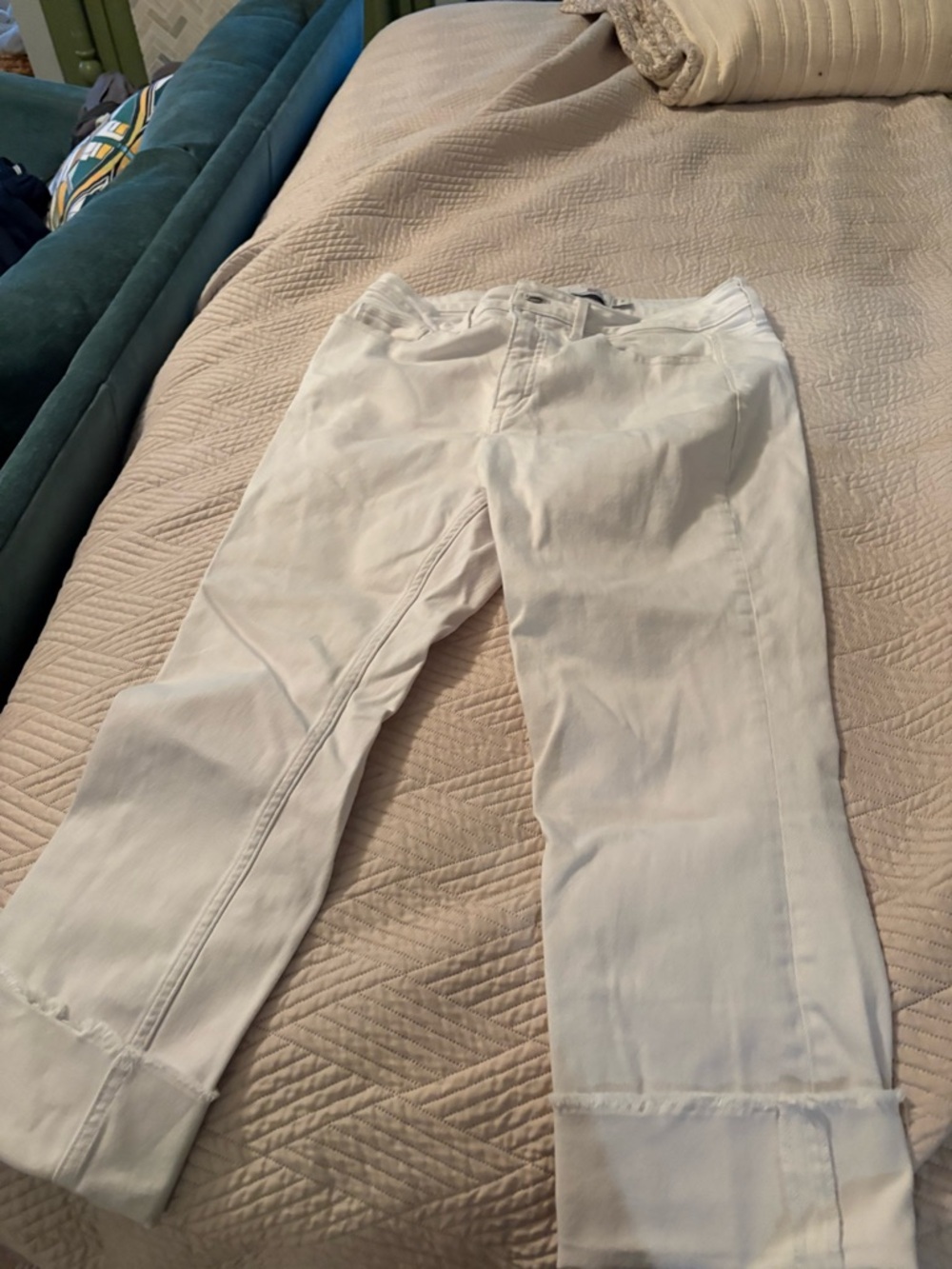 Vineyard Vines White jeans
